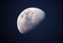 На обратной стороне Луны обнаружен кратер глубиной 13 км: ученые пытаются выяснить его происхождение