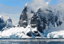 Континентальный разлом в Антарктиде увеличивается в размерах: из него на поверхность продолжает выходить радиация