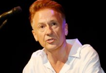 Олег Меньшиков пришел на церемонию прощания с Марком Захаровым