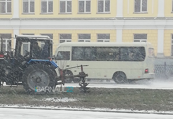 На Алтае занялись снежным озеленением накануне приезда Дмитрия Медведева